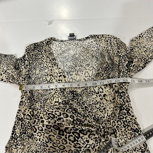 Clara Sun Wool Tan & Black Cheetah Print Faux‎ Wrap Top Size XS - Picture 7 of 8